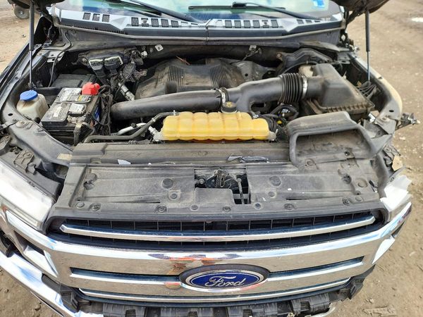 2018 FORD F150 — Engine bay