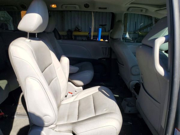 2015 TOYOTA SIENNA — PSRS
