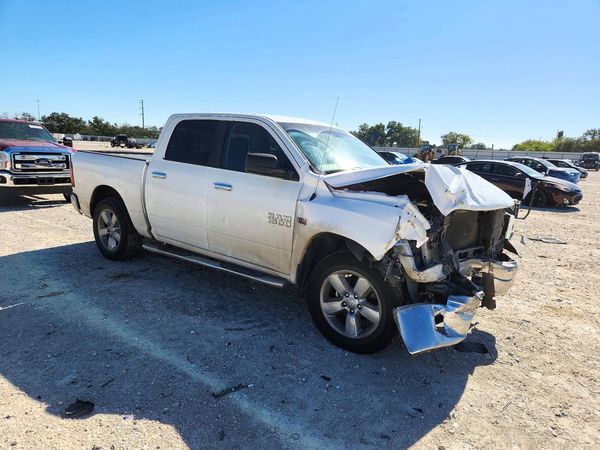 2014 RAM 1500 SLT — Passenger 3/4