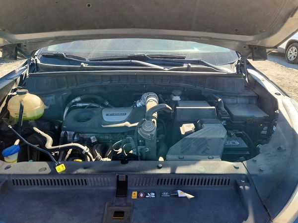 2016 HYUNDAI TUCSON — Engine bay