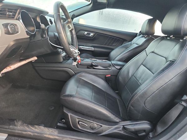 2017 FORD MUSTANG I4 Convertible — DENT