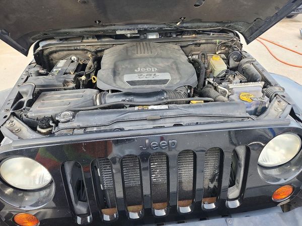 2013 JEEP WRANGLER Sahara — Engine bay
