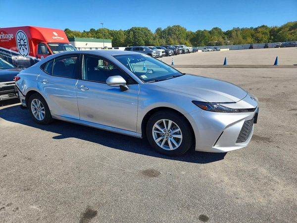 2026 TOYOTA CAMRY — Passenger 3/4