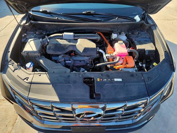 2024 HYUNDAI TUCSON Limited — Engine bay