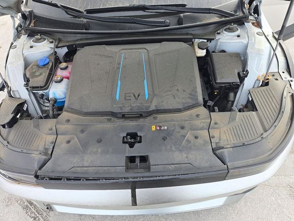 2024 HYUNDAI IONIQ SEL — Engine bay