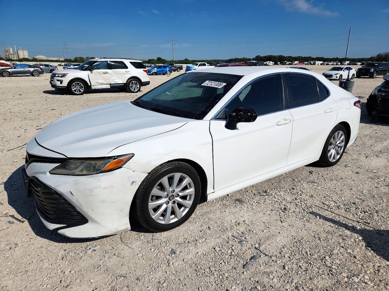 2019 TOYOTA CAMRY L/LE/SE/XLE — Front 3/4
