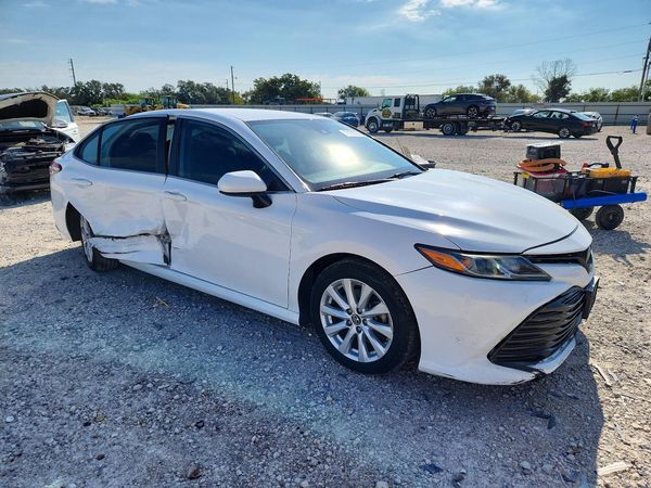 2019 TOYOTA CAMRY L/LE/SE/XLE — Passenger 3/4