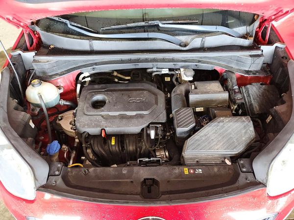 2019 KIA SPORTAGE LX — Engine bay