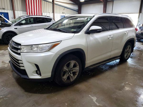 2017 TOYOTA HIGHLANDER Ltd/Ltd Platinum — Front 3/4
