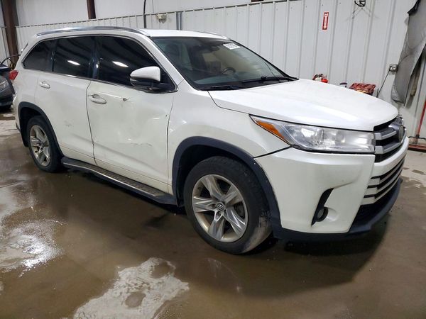 2017 TOYOTA HIGHLANDER Ltd/Ltd Platinum — Passenger 3/4