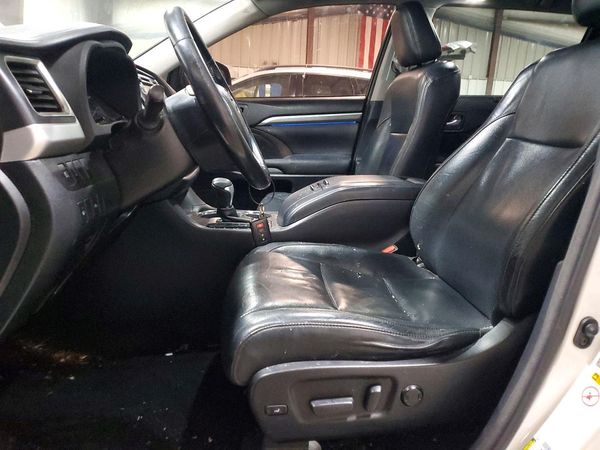 2017 TOYOTA HIGHLANDER Ltd/Ltd Platinum — DENT
