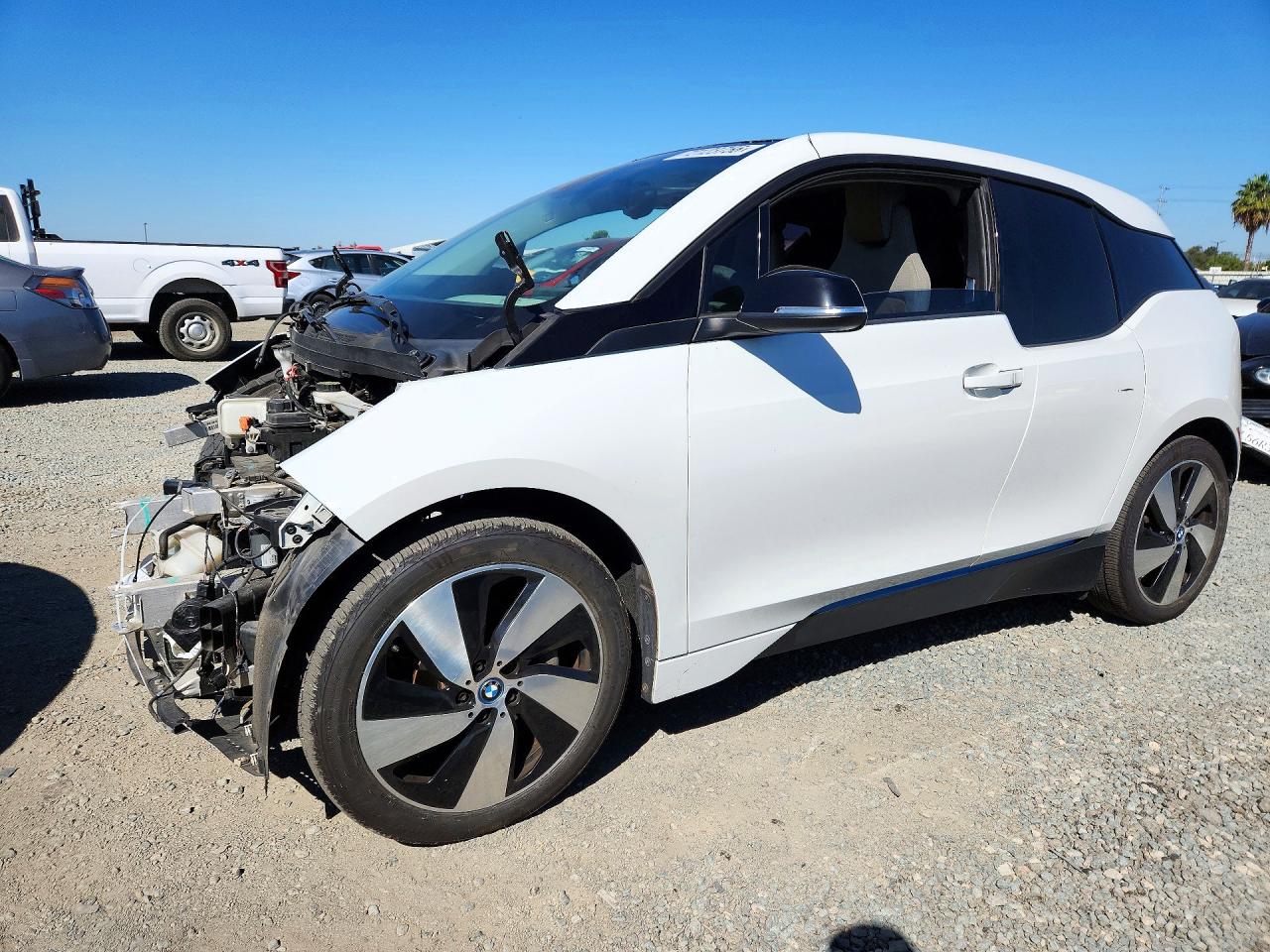 2015 BMW I SERIES Range Extender — Front 3/4