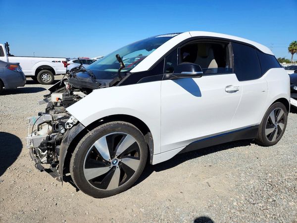 2015 BMW I SERIES Range Extender — Front 3/4