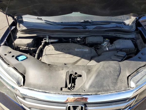 2016 HONDA PILOT EXL — Engine bay