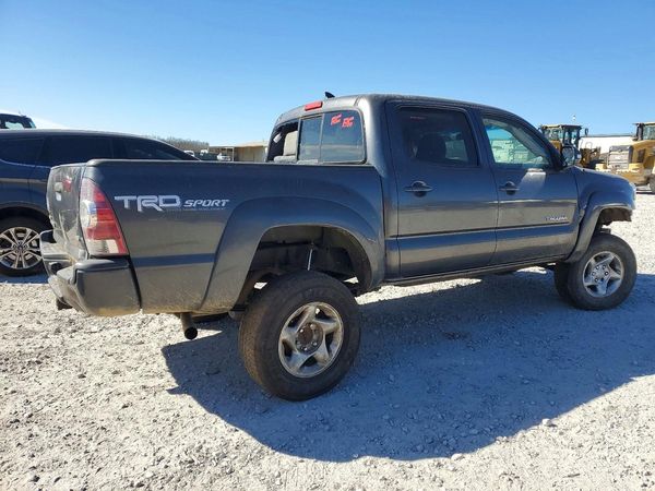 2015 TOYOTA TACOMA