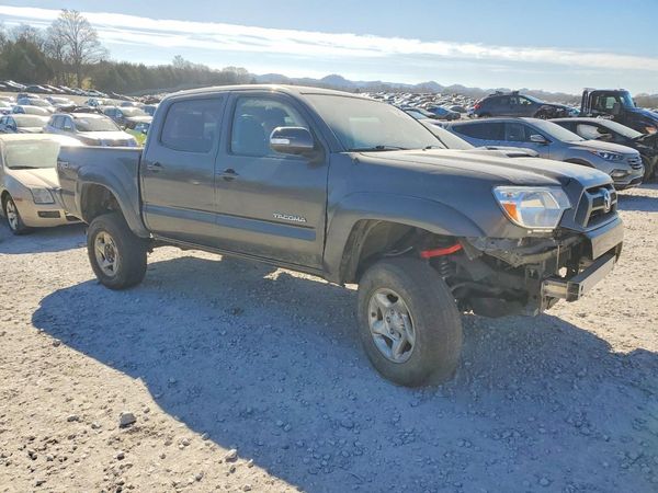 2015 TOYOTA TACOMA