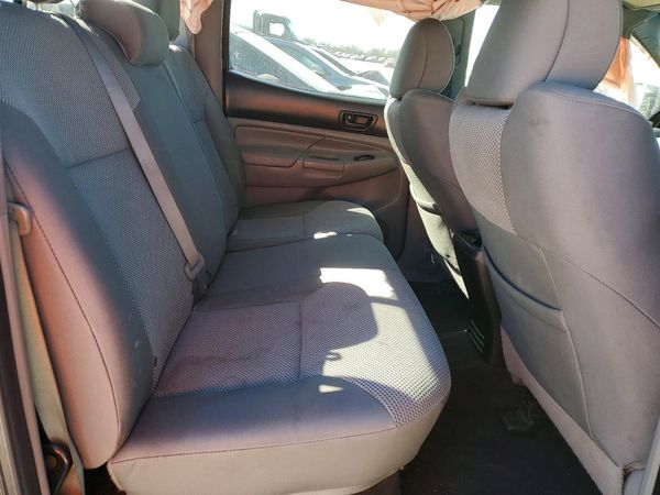 2015 TOYOTA TACOMA