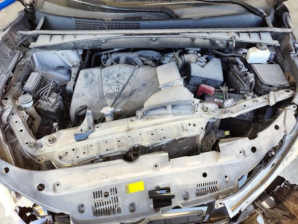 2018 TOYOTA HIGHLANDER SE/XLE — Engine bay