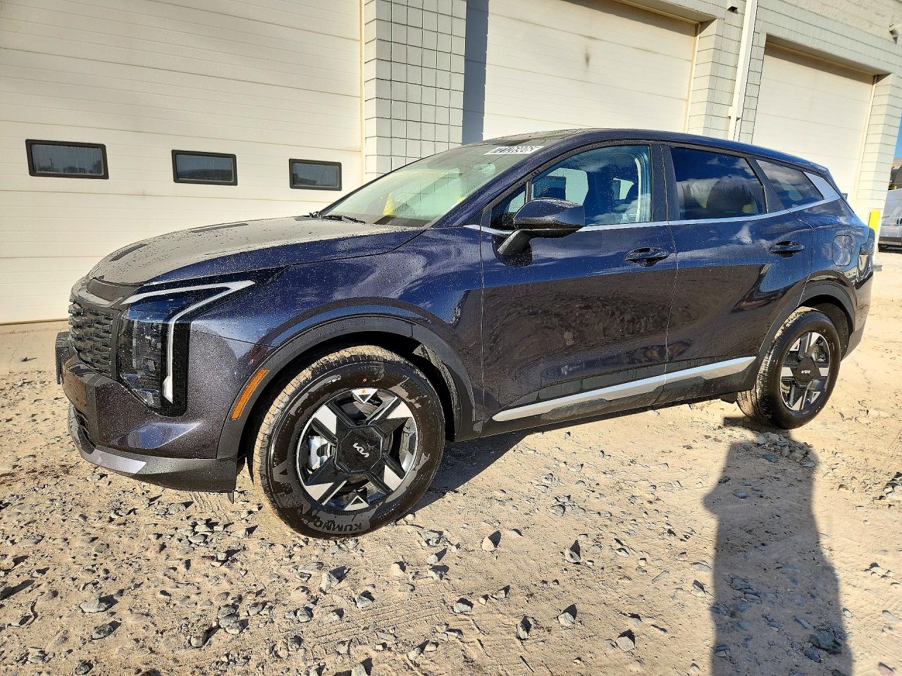 2027 KIA SPORTAGE LX — Front 3/4