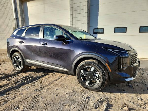 2027 KIA SPORTAGE LX — Passenger 3/4