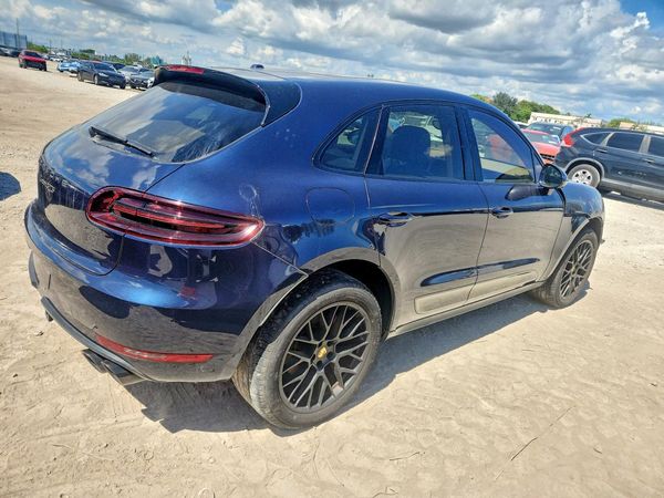2017 PORSCHE MACAN — PSRA