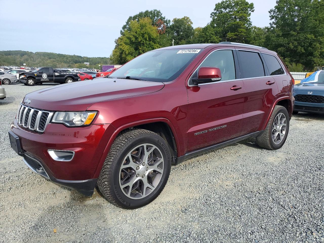 2018 JEEP GRAND CHEROKEE Limited — Front 3/4
