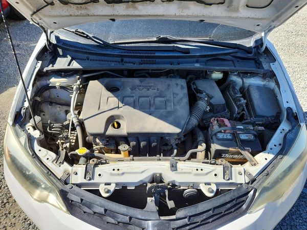 2015 TOYOTA COROLLA L/LE — Engine bay