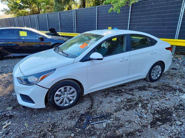 2018 HYUNDAI ACCENT SE and SEL — Front 3/4