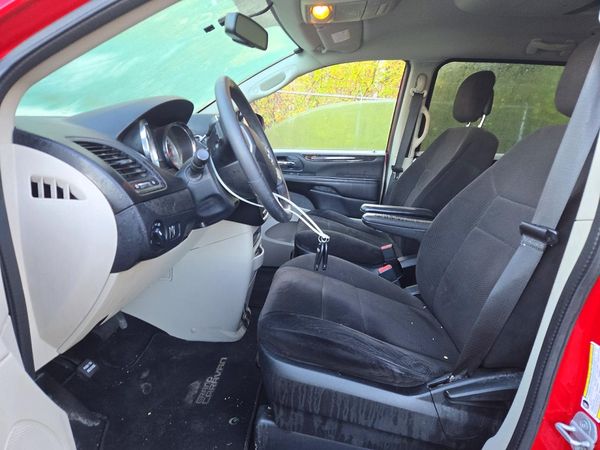 2013 DODGE GRAND CARAVAN SE — DENT