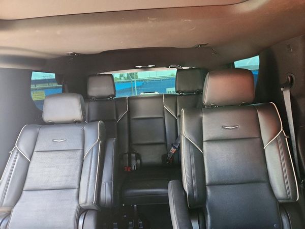 2021 CADILLAC ESCALADE Premium Luxury — SUVN