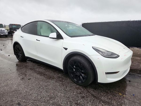 2021 TESLA MODEL Y — Passenger 3/4
