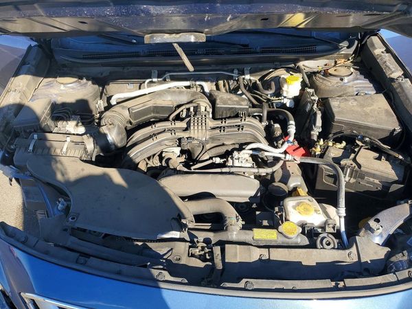 2022 SUBARU OUTBACK Premium — Engine bay