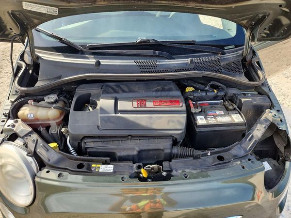 2015 FIAT 500 Pop — Engine bay