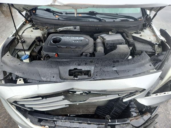 2017 HYUNDAI SONATA SE, Eco — Engine bay
