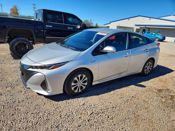 2022 TOYOTA PRIUS — Front 3/4