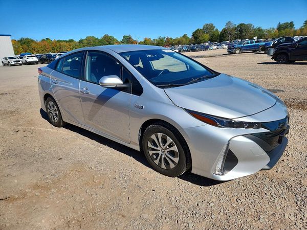 2022 TOYOTA PRIUS — Passenger 3/4