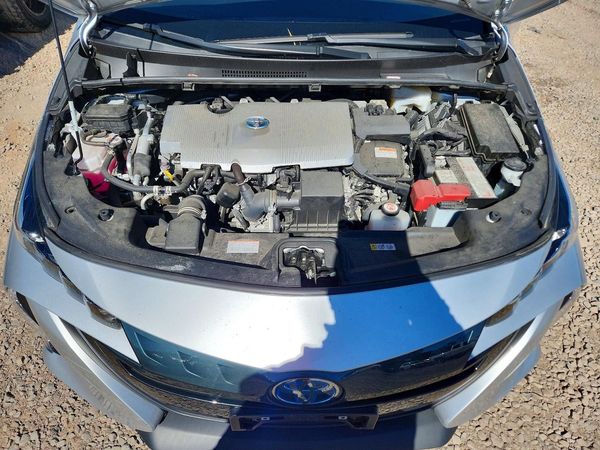 2022 TOYOTA PRIUS — Engine bay