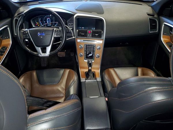 2015 VOLVO XC60 Platinum (non R design) — CKPT