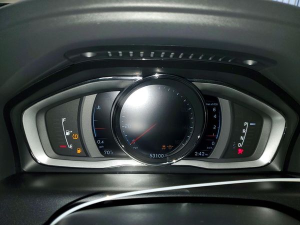 2015 VOLVO XC60 Platinum (non R design) — ODOM