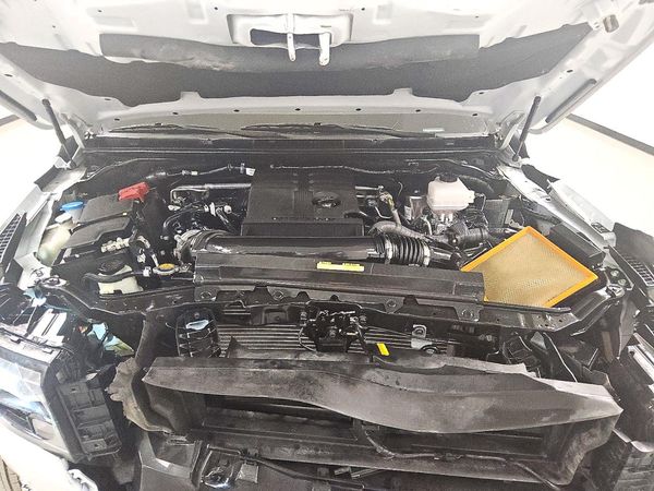 2026 NISSAN FRONTIER — Engine bay