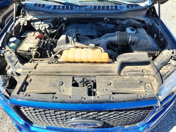 2018 FORD F150 — Engine bay