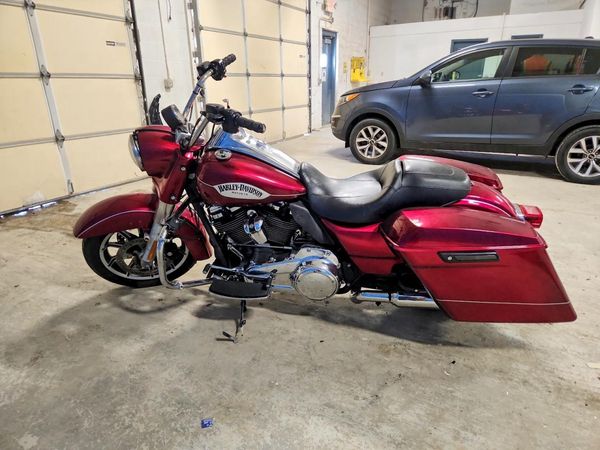 2018 HARLEY-DAVIDSON FL — LSDT