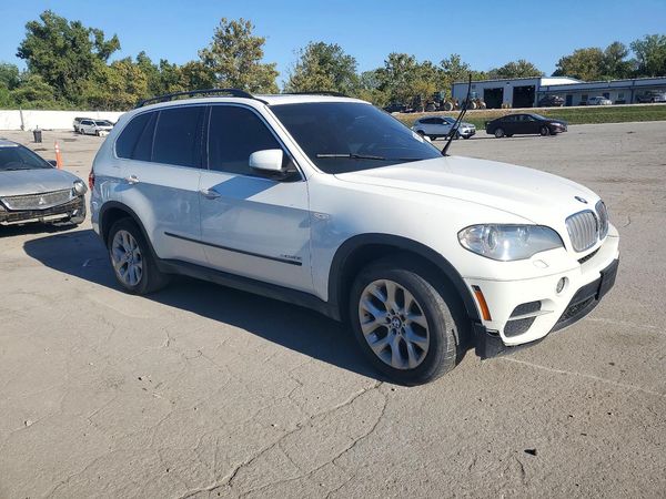 2013 BMW X5 xDrive35i — Passenger 3/4