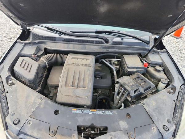 2016 CHEVROLET EQUINOX LT — Engine bay