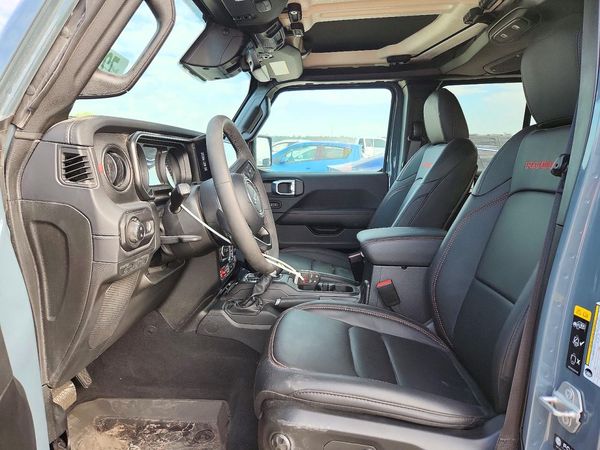 2026 JEEP GLADIATOR Rubicon — DENT