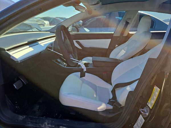 2019 TESLA MODEL 3 — DENT