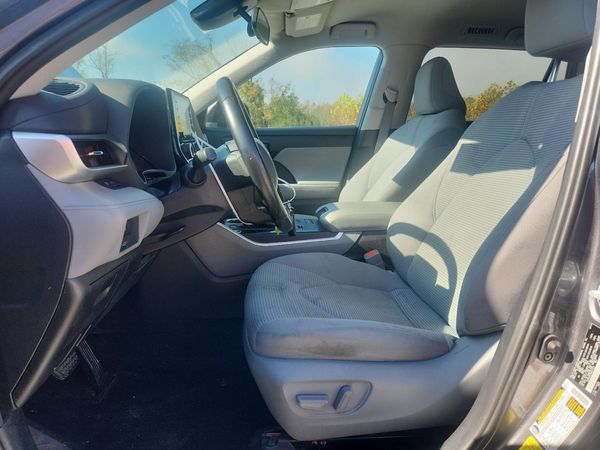 2021 TOYOTA HIGHLANDER LE — DENT
