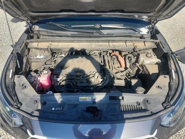 2021 TOYOTA HIGHLANDER LE — Engine bay