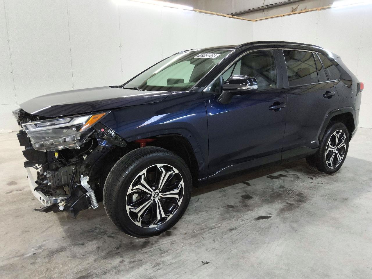 2025 TOYOTA RAV4 XSE — Front 3/4