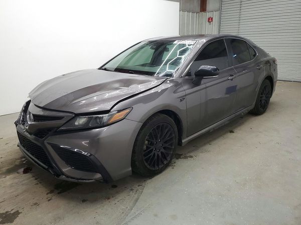 2023 TOYOTA CAMRY SE — Front 3/4